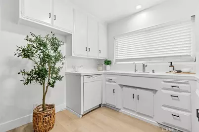 587 South St #18, Glendale, CA 91202 - Photo 13