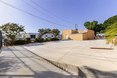 1020 W Magnolia Boulevard, Burbank, CA 91506 - Photo 17