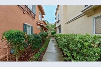 27903 Baneberry #10, Valencia, CA 91354 - Photo 3