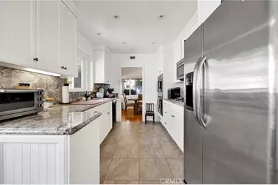 695 Glenmore Boulevard, Glendale, CA 91206 - Photo 11