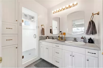 695 Glenmore Boulevard, Glendale, CA 91206 - Photo 17