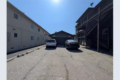 325 S Los Robles Avenue, Pasadena, CA 91101 - Photo 3