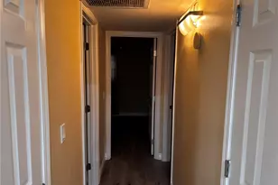 121 Sinclair Ave, Glendale, CA 91206 - Photo 9