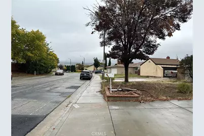 3021 Limewood, Lancaster, CA 93536 - Photo 3