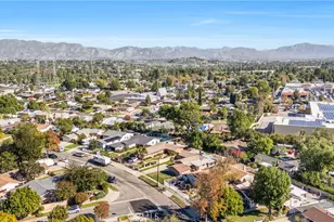 11200 Amestoy, Granada Hills, CA 91344 - Photo 3