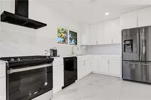 11200 Amestoy, Granada Hills, CA 91344 - Photo 13
