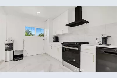 11200 Amestoy, Granada Hills, CA 91344 - Photo 17