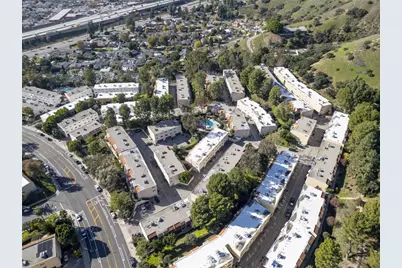 9775 Via Roma, Burbank, CA 91504 - Photo 39