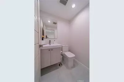 902 E Walnut Avenue, Burbank, CA 91501 - Photo 9