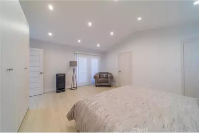 902 E Walnut Avenue, Burbank, CA 91501 - Photo 11