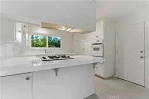 26136 Veva Way, Calabasas, CA 91302 - Photo 5