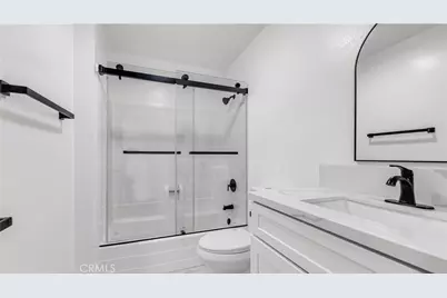 527 E Elmwood #B, Burbank, CA 91501 - Photo 9