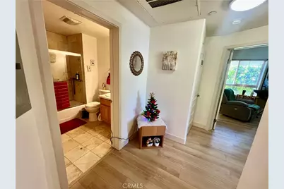 1515 Grismer Avenue #102, Burbank, CA 91504 - Photo 7