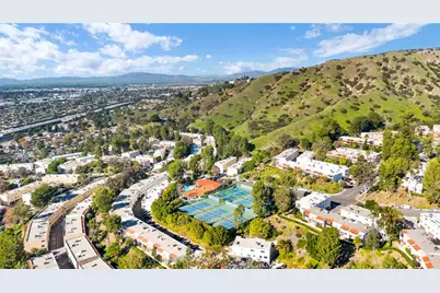 7764 Via Capri, Burbank, CA 91504 - Photo 33