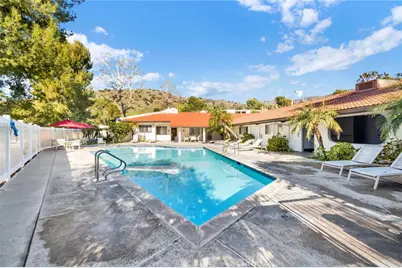 7764 Via Capri, Burbank, CA 91504 - Photo 27