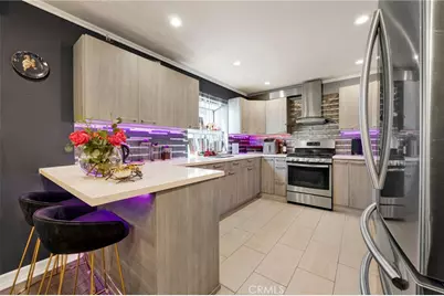 7764 Via Capri, Burbank, CA 91504 - Photo 9