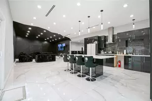 17800 Raymer St, Sherwood Forest, CA 91325 - Photo 23