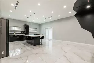 17800 Raymer St, Sherwood Forest, CA 91325 - Photo 21