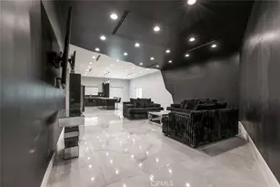 17800 Raymer St, Sherwood Forest, CA 91325 - Photo 19