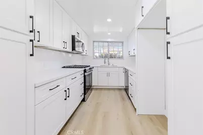 19314 Valerio, Reseda, CA 91335 - Photo 9