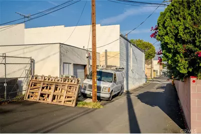 2304 2306 W Burbank Boulevard, Burbank, CA 91506 - Photo 31