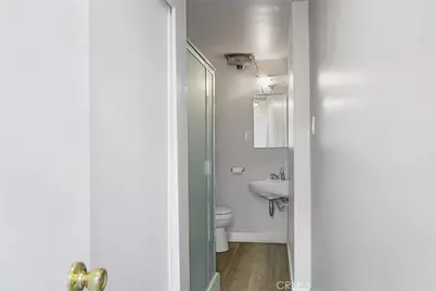 2304 2306 W Burbank Boulevard, Burbank, CA 91506 - Photo 17