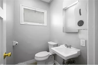 2304 2306 W Burbank Boulevard, Burbank, CA 91506 - Photo 11