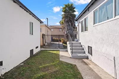 1525 W 105th Street, Los Angeles, CA 90047 - Photo 7