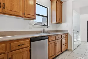 8321 Valecrest Dr, Los Angeles, CA 91352 - Photo 9