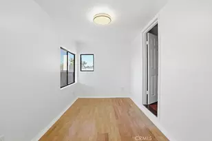 8321 Valecrest Dr, Los Angeles, CA 91352 - Photo 27