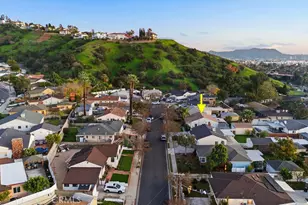 8321 Valecrest Dr, Los Angeles, CA 91352 - Photo 43