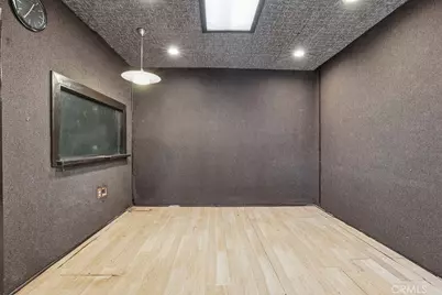 8321 Valecrest Drive, Los Angeles, CA 91352 - Photo 35