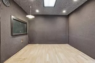 8321 Valecrest Dr, Los Angeles, CA 91352 - Photo 35