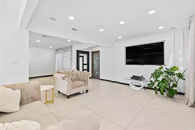 10533 Samoa Avenue, Tujunga, CA 91042 - Photo 7