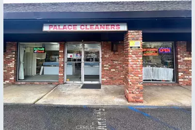 1040 W Kenneth Rd, Glendale, CA 91202 - Photo 1