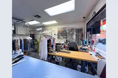 1040 W Kenneth Rd, Glendale, CA 91202 - Photo 7