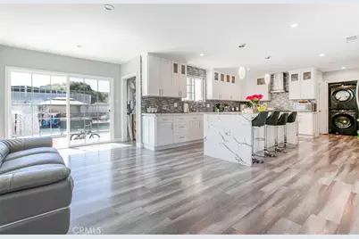 11024 Peoria Street, Los Angeles, CA 91352 - Photo 13