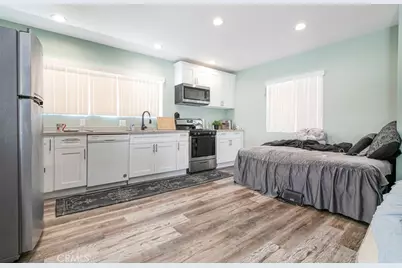 11024 Peoria Street, Los Angeles, CA 91352 - Photo 53