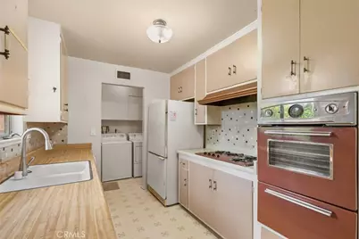 9825 Tujunga Canyon Place, Tujunga, CA 91042 - Photo 13