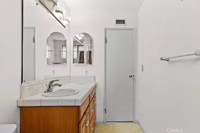 9825 Tujunga Canyon Place, Tujunga, CA 91042 - Photo 21