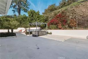 1659 Puebla, Glendale, CA 91207 - Photo 33