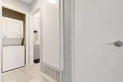 27620 Susan Beth Way #L, Saugus, CA 91350 - Photo 13