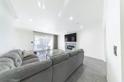 19512 Steinway Street, Canyon Country, CA 91351 - Photo 7