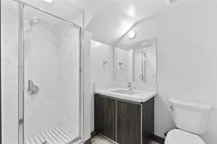 178 Alexandria Ave, Los Angeles, CA 90004 - Photo 25