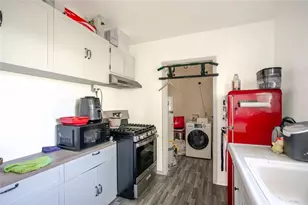 2010 N Los Robles Ave, Pasadena, CA 91104 - Photo 13