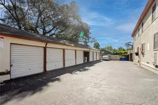 2010 N Los Robles Ave, Pasadena, CA 91104 - Photo 21