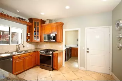 1595 E Avenida De Las Flores, Thousand Oaks, CA 91362 - Photo 9