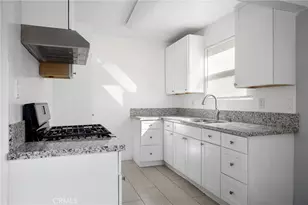 198 W Elmwood, Burbank, CA 91502 - Photo 9