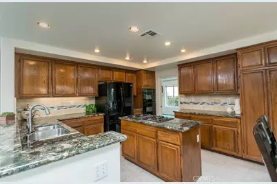 21714 Agajanian Lane, Saugus, CA 91350 - Photo 13