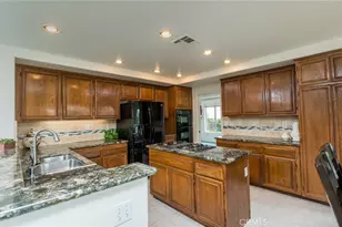 21714 Agajanian Ln, Saugus, CA 91350 - Photo 11